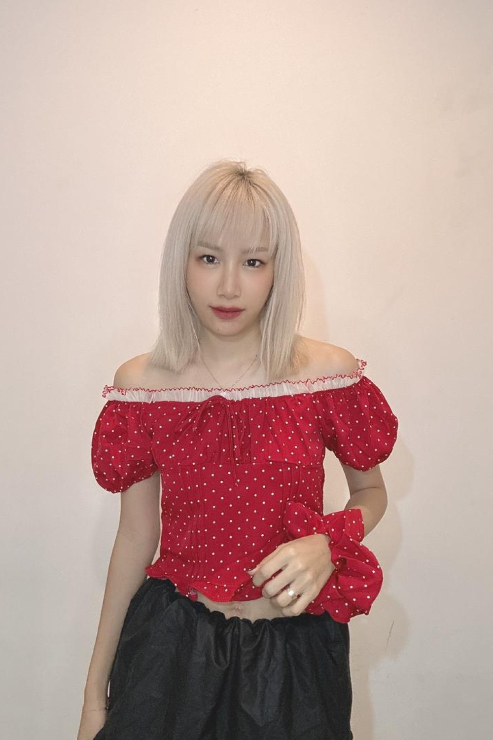 波点一字领上衣 附发带