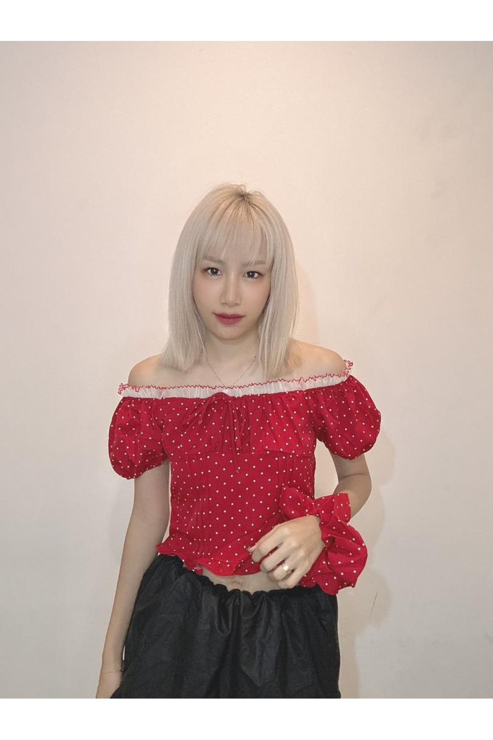 波点一字领上衣 附发带