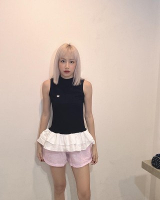 修身简约拼色背心