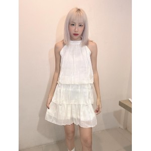 珠光亮面连衣裙