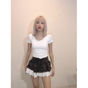 蕾丝露背收腰上衣 