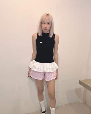 修身简约拼色背心