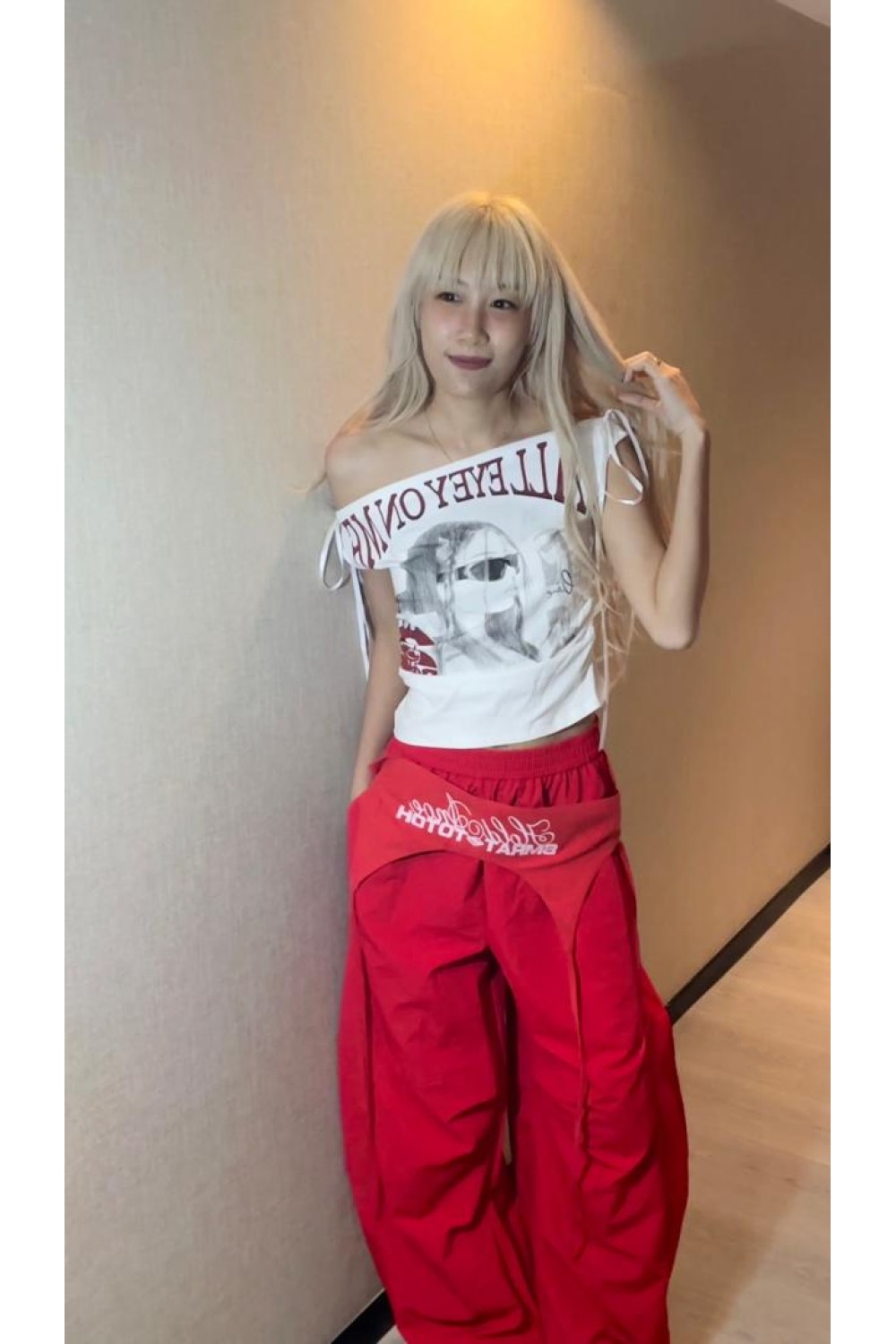 一字领彩绘上衣 