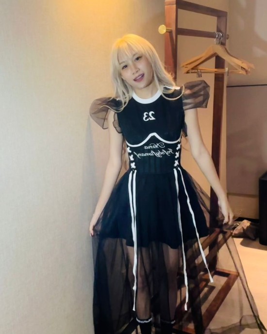 女团风蕾丝长裙 
