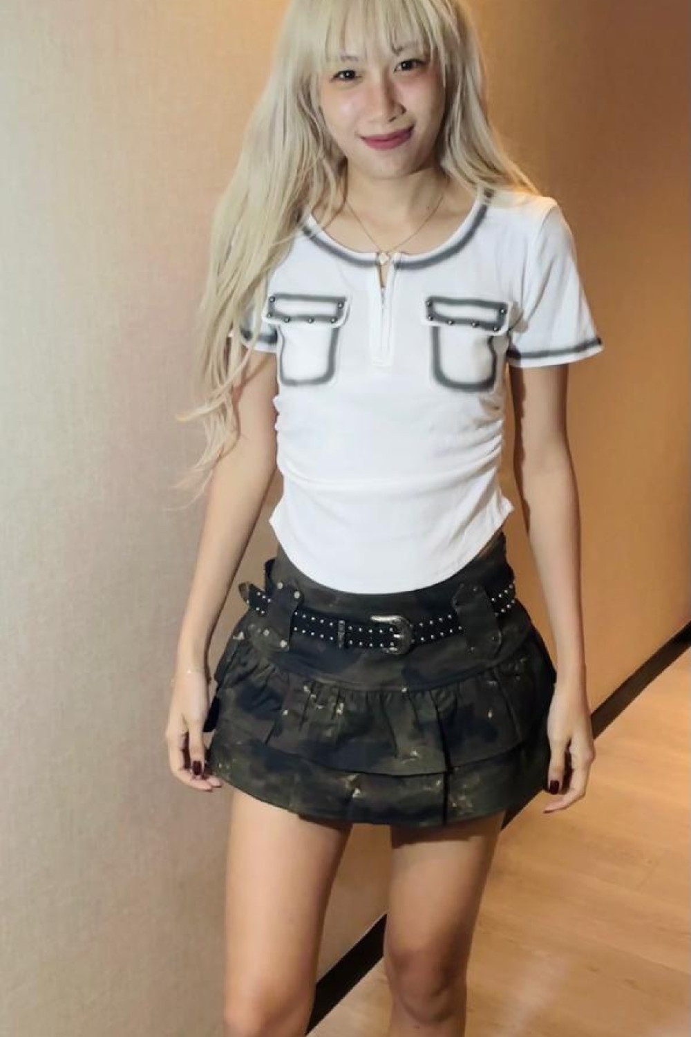 垫肩双口袋收腰上衣 