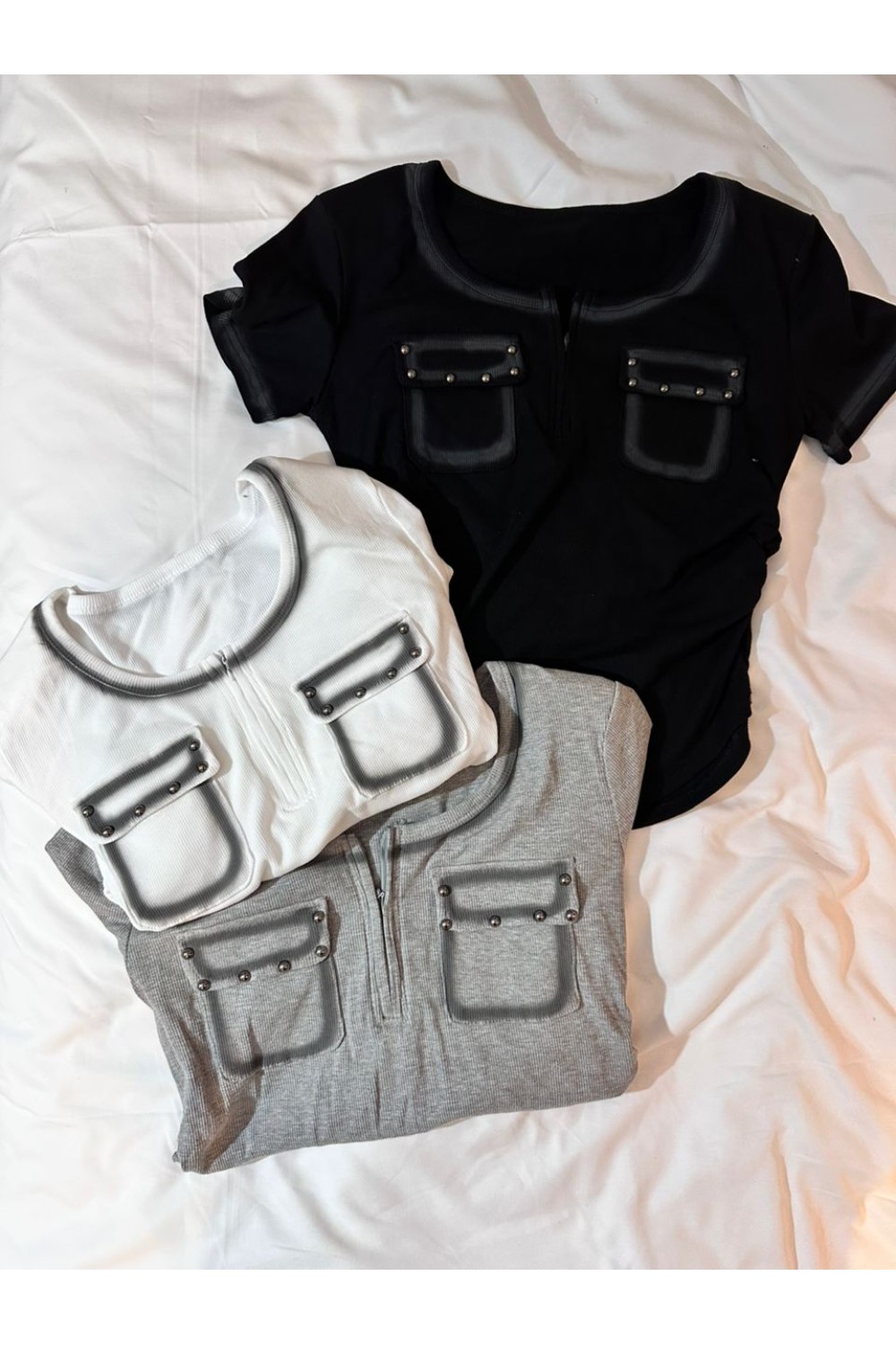 垫肩双口袋收腰上衣 