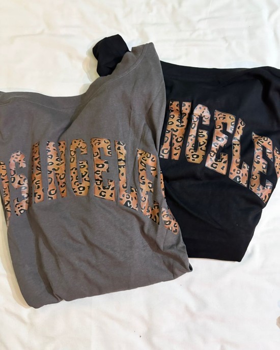 豹纹字母斜肩长袖 附丝巾 