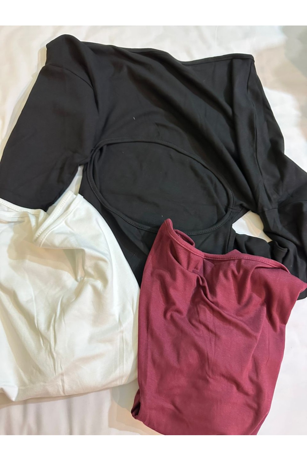 露背设计长袖上衣