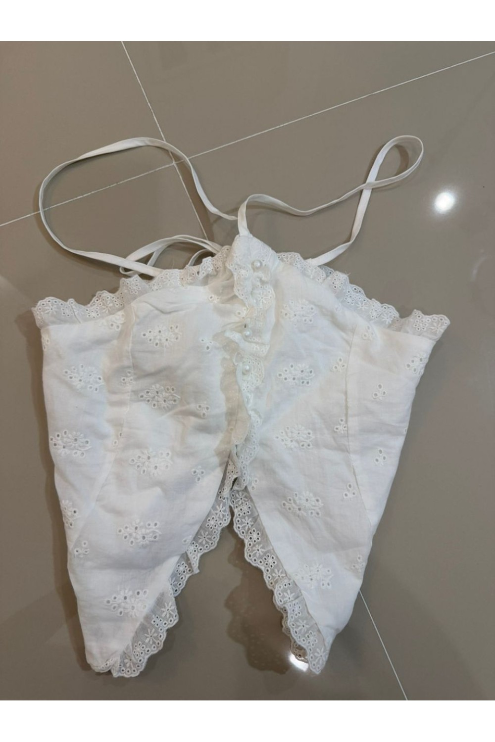 钩花珍珠挂脖上衣 