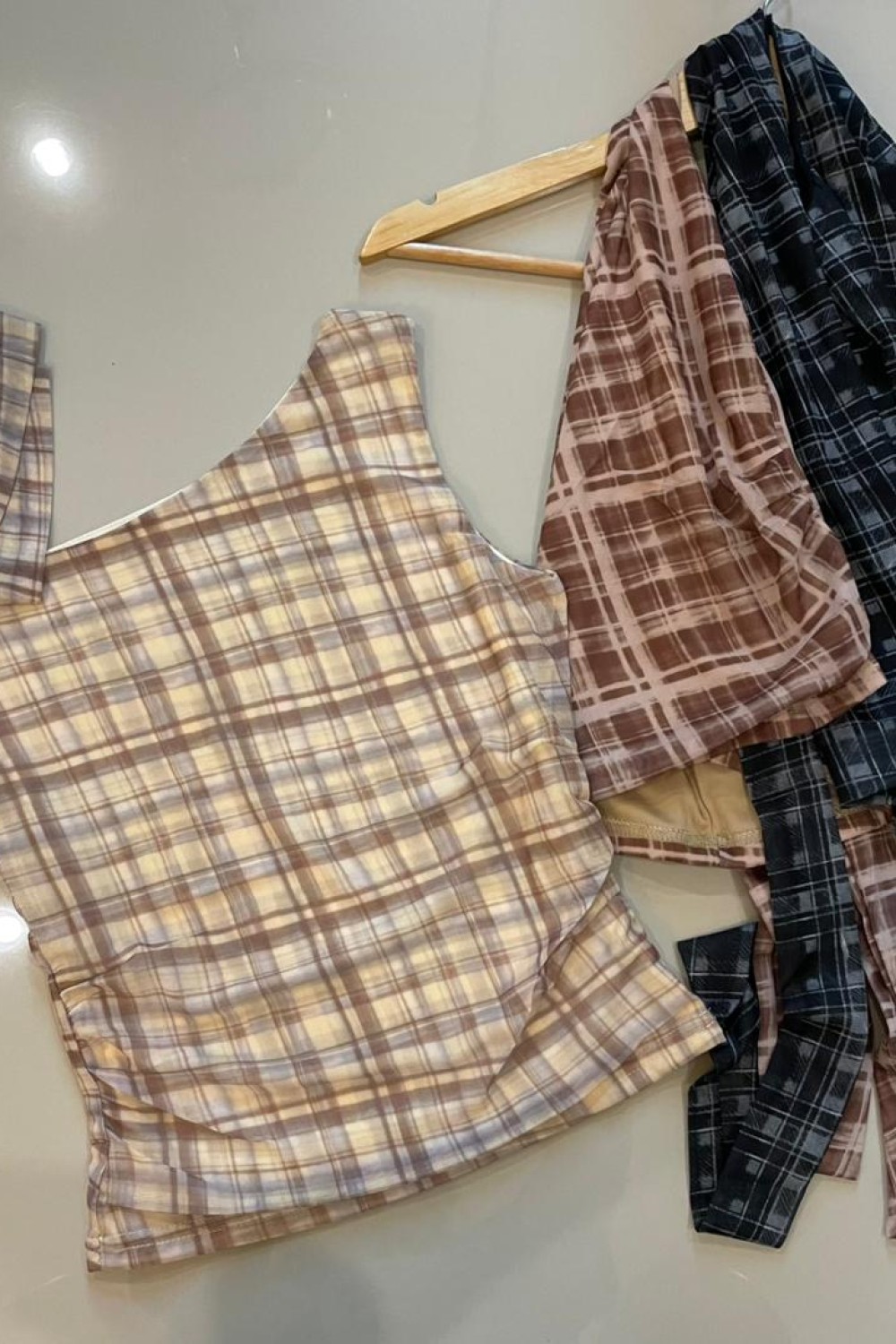 格子复古不规则背心 