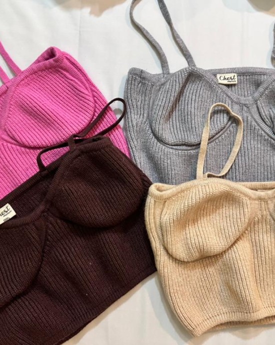 针织款马甲上衣 