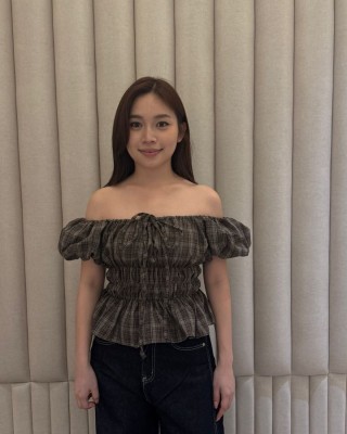 复古格纹泡泡袖上衣 