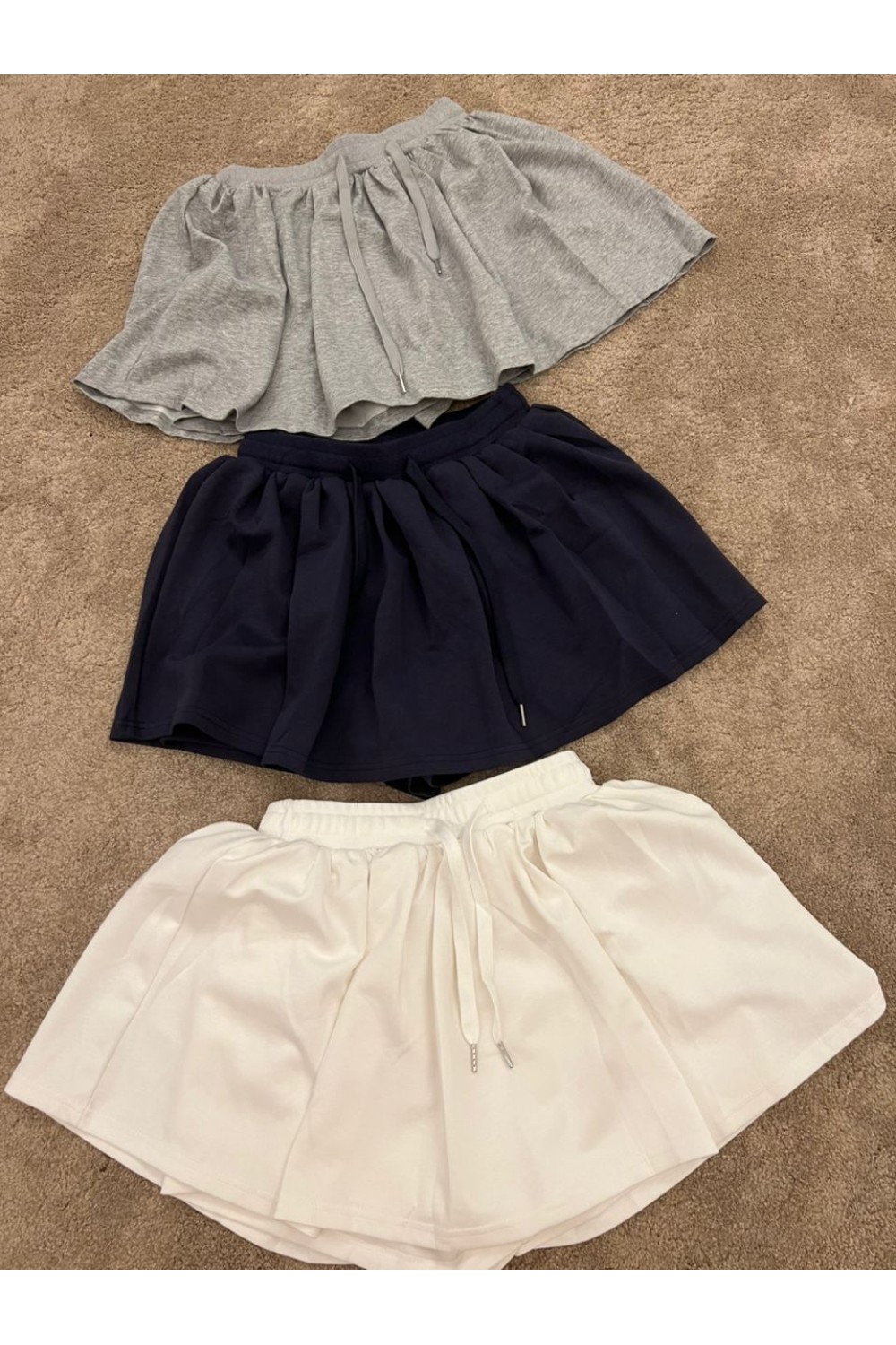 纯色运动风裤裙 