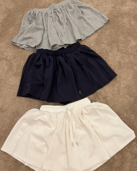 纯色运动风裤裙 