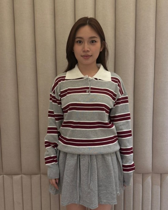 学院风撞色条纹针织上衣 