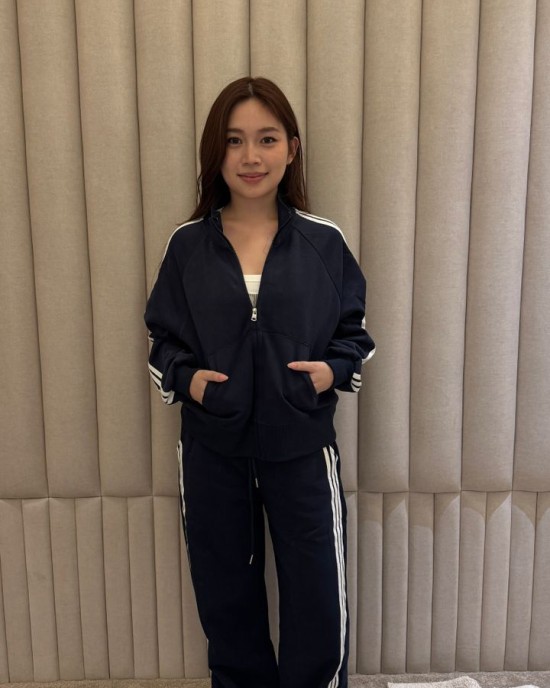 运动线条长袖套装 