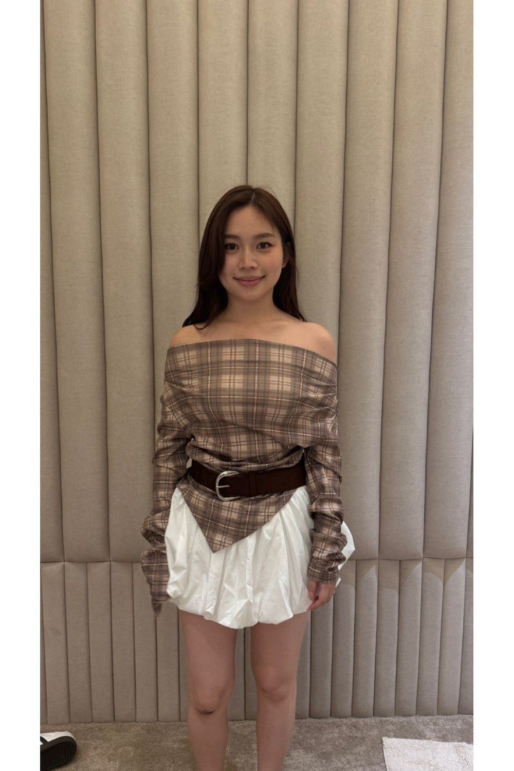 格纹斜肩长袖上衣 附腰带