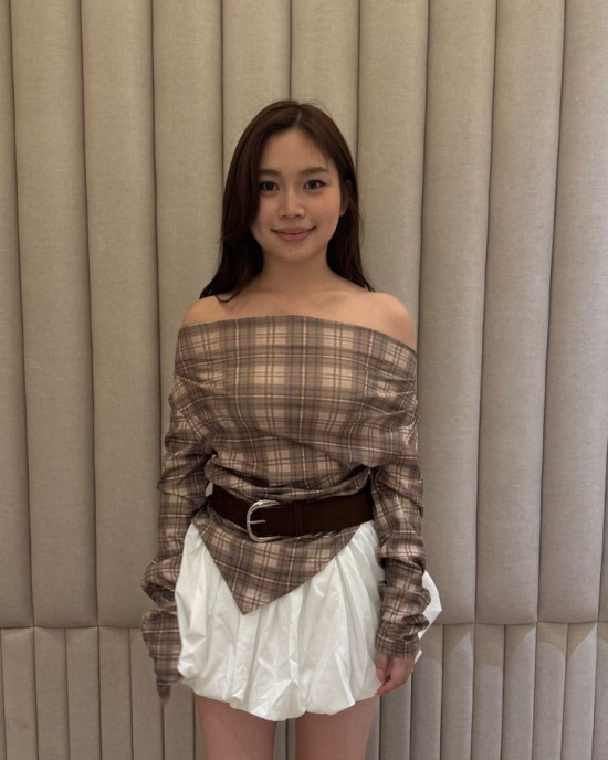 格纹斜肩长袖上衣 附腰带