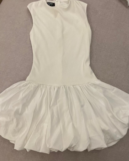 无袖连身蓬蓬裙