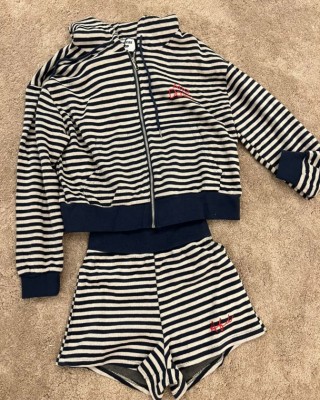 线条居家连帽套装 