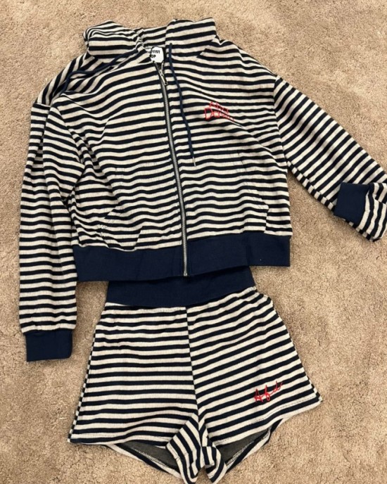 线条居家连帽套装 