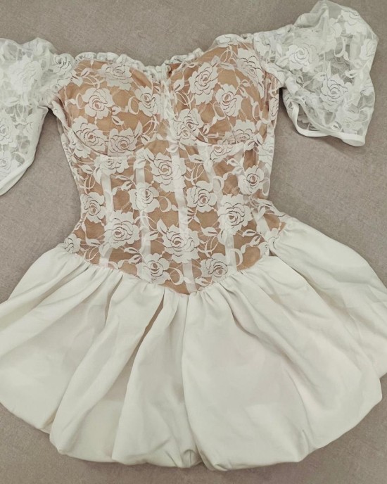 公主袖蕾丝蓬连身裙