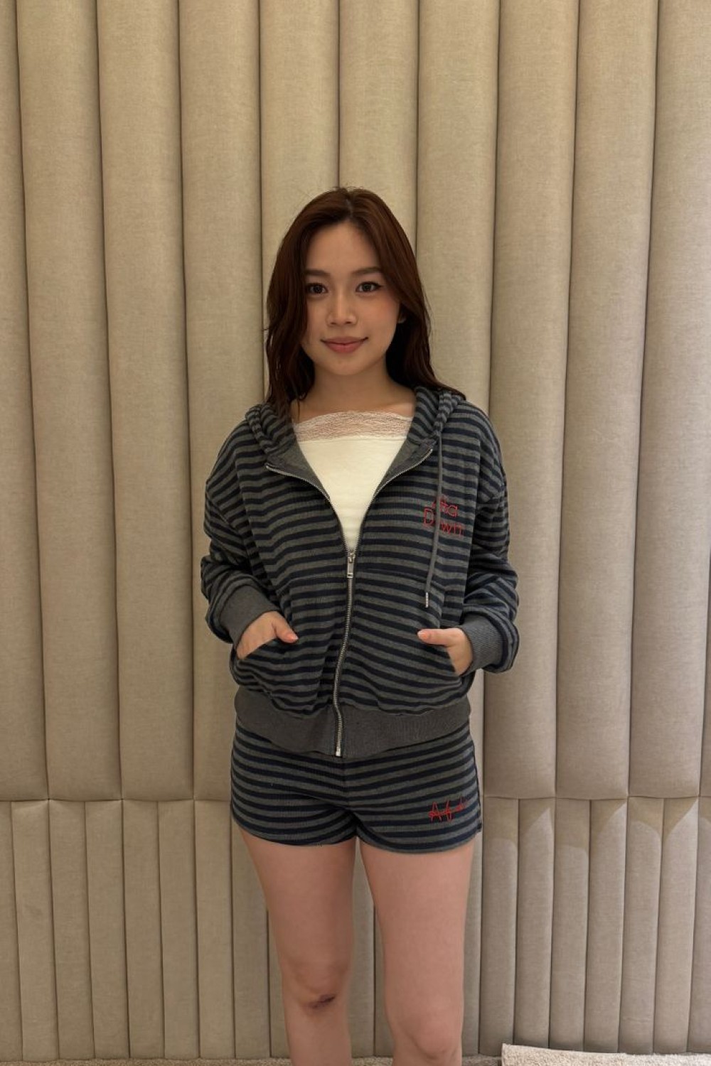 线条居家连帽套装 