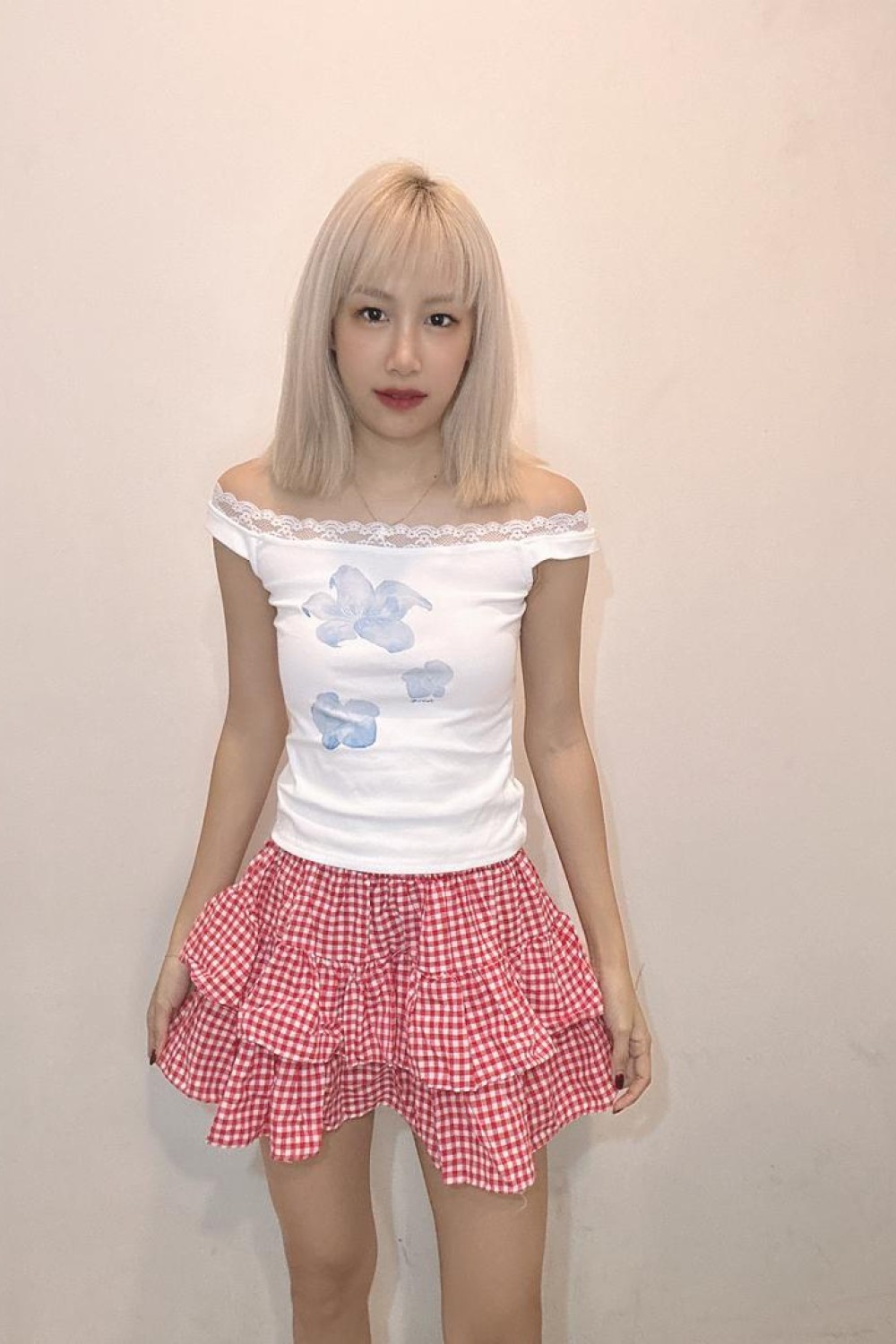 个性款蕾丝一字领 A 花 