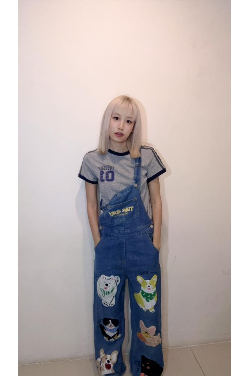 可爱吊带牛仔长裤