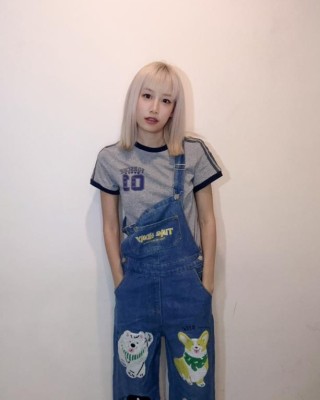 可爱吊带牛仔长裤