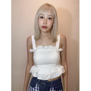 花瓣形吊带上衣