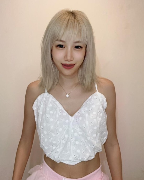 胸前爱心状吊带 