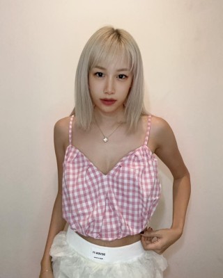 胸前爱心状吊带 