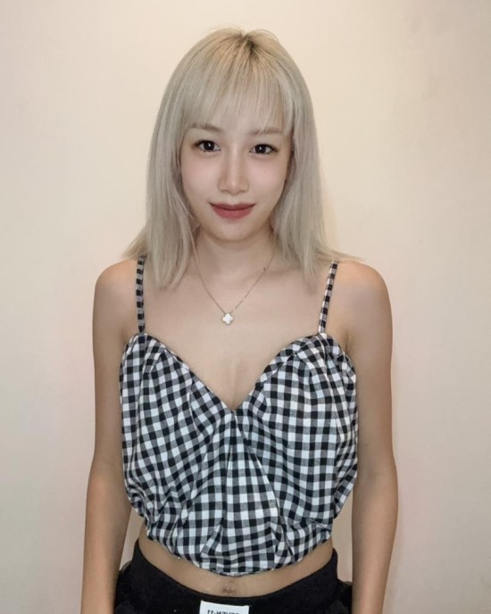 胸前爱心状吊带 