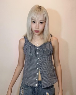 荷叶伸缩格子上衣