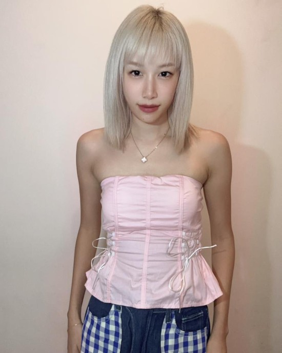 糖果色抹胸上衣