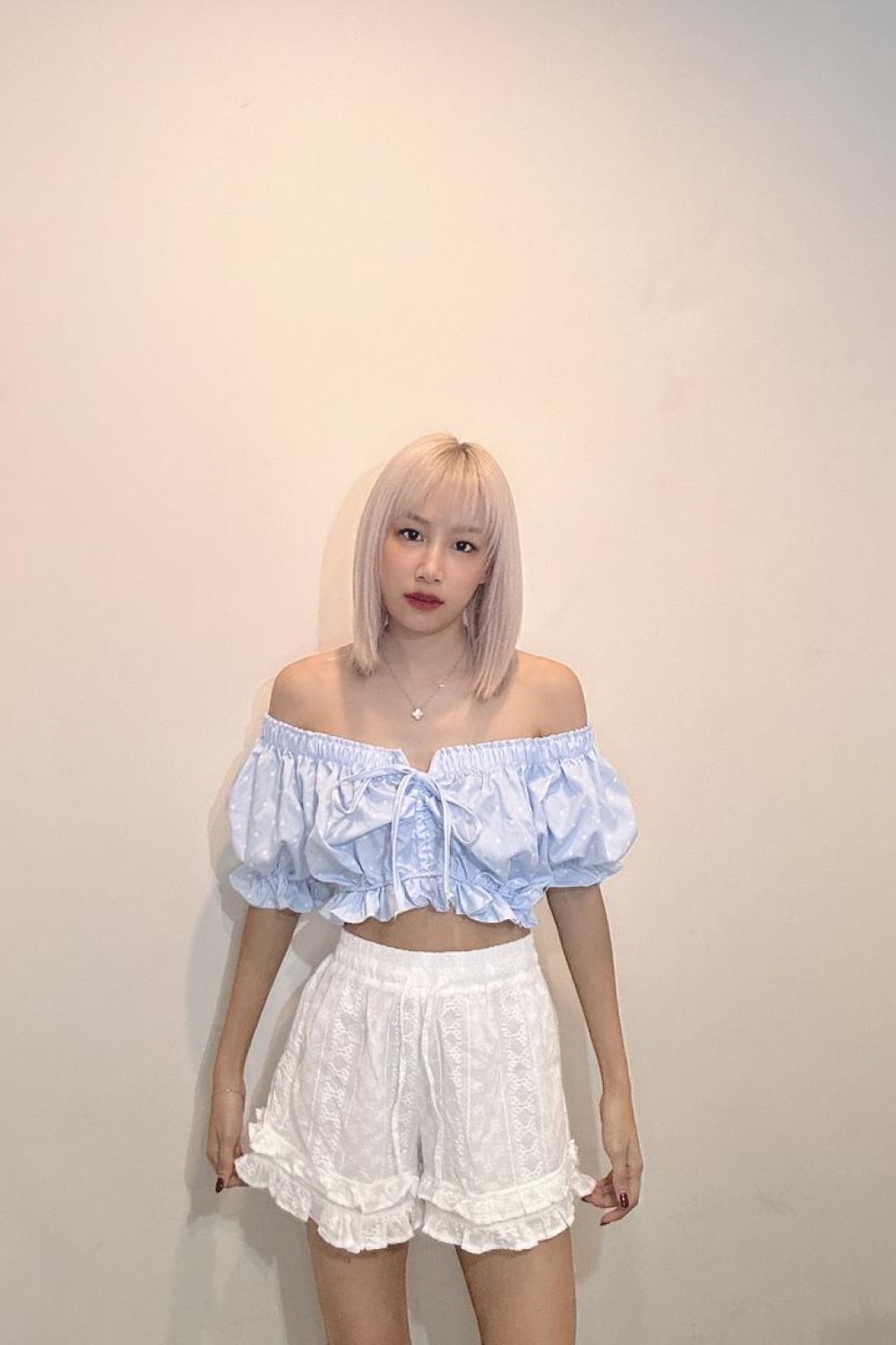 波点缩胸一字领