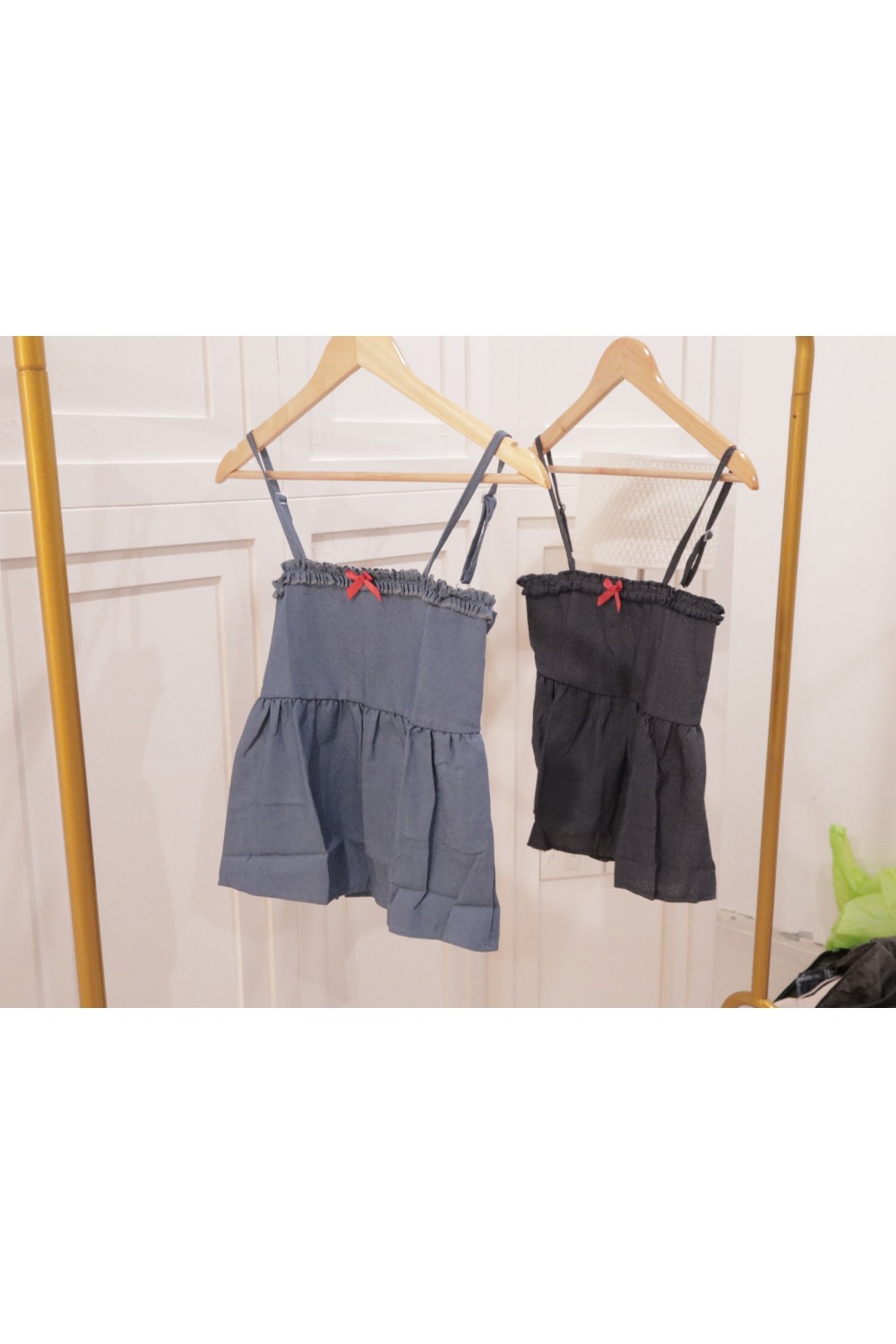 公主风吊带上衣