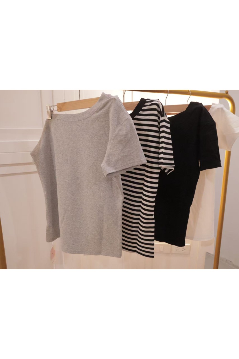 百搭斜肩上衣 白色 