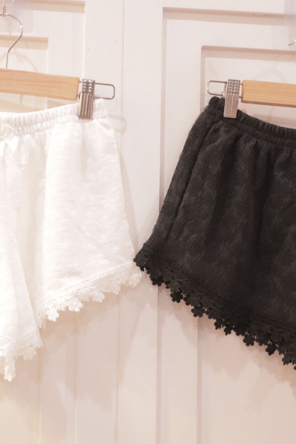 蕾丝钩花短裤 白色