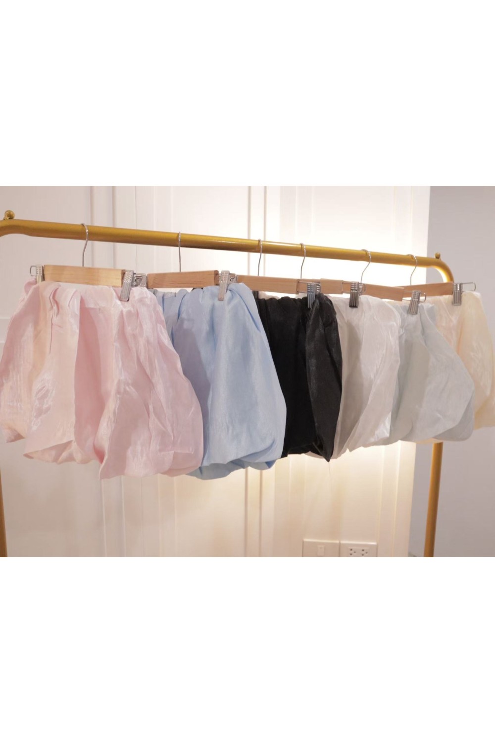 珠光亮面灯笼裙 