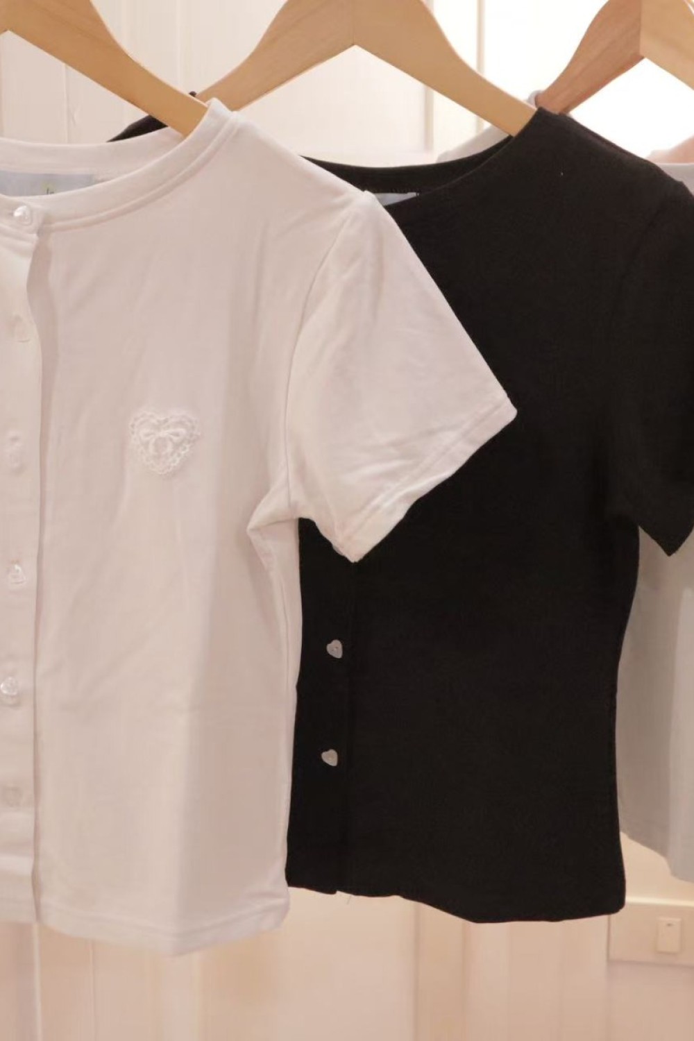 小爱心纽扣上衣 