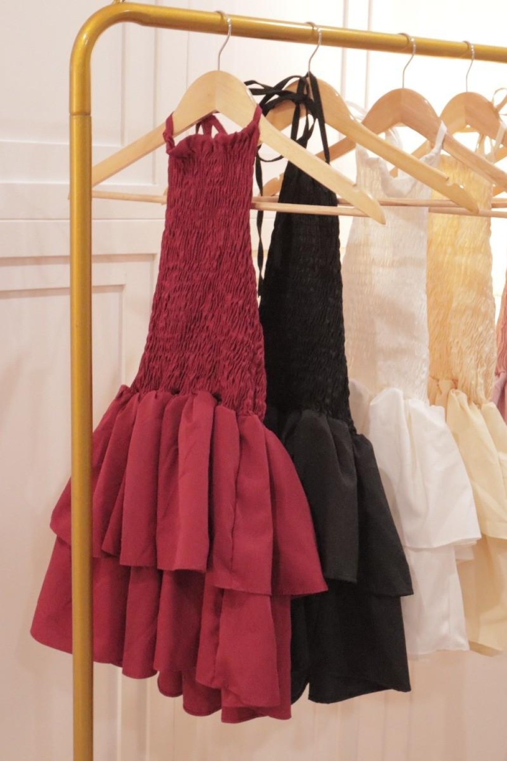 气质挂脖蛋糕连身裙