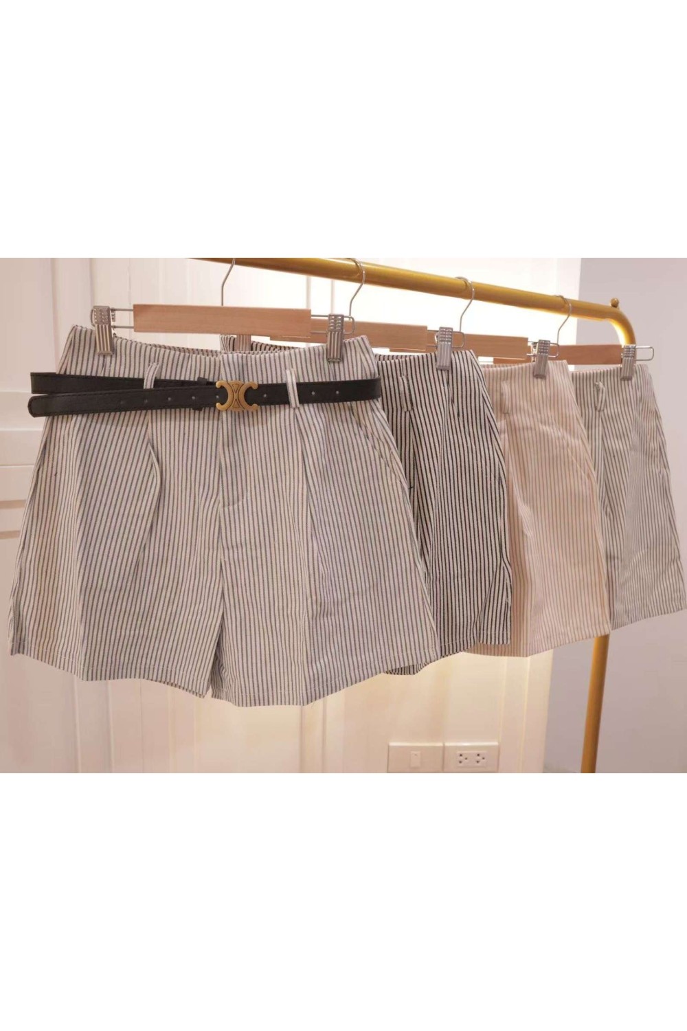 线条显瘦高腰短裤 褐色 