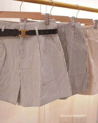 线条显瘦高腰短裤 褐色 